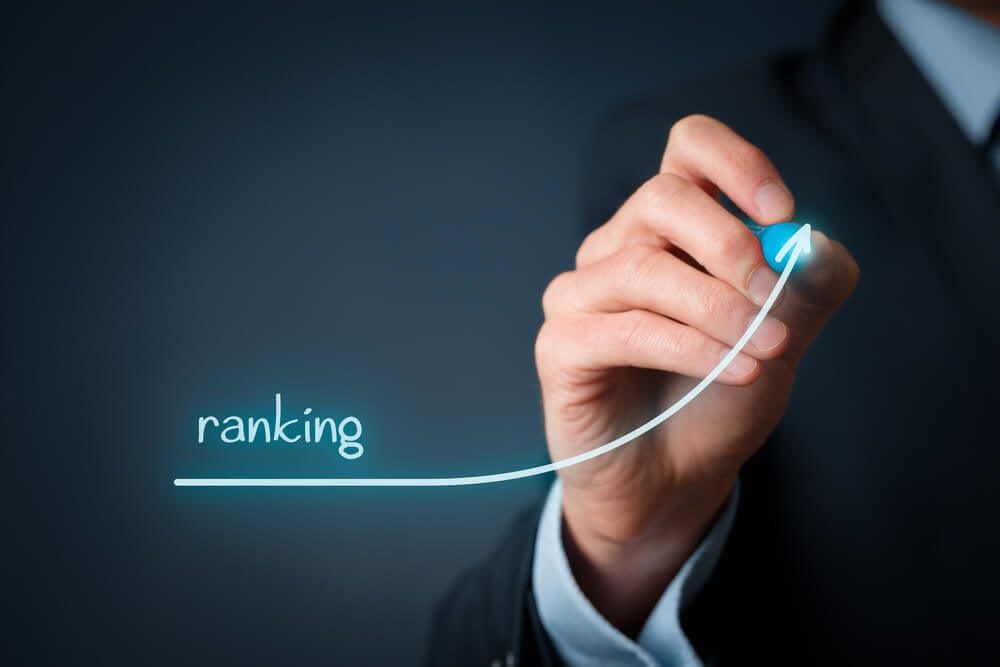 seo rankings_Increase ranking concept. Businessman draw plan to increase ranking of his company or website