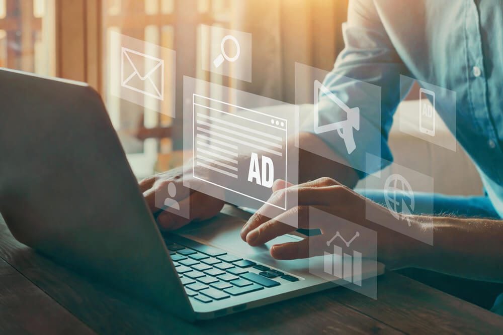 advertisement_digital marketing concept, online advertisement, ad on website and social media