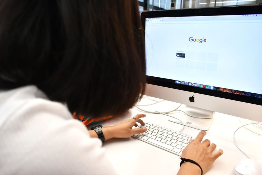 seo crawl_Thailand 10 January 2018 : User are typing keyword in Google search bar on computer browser at Thailand Creative Design Centre (TCDC), Bangkok Thailand