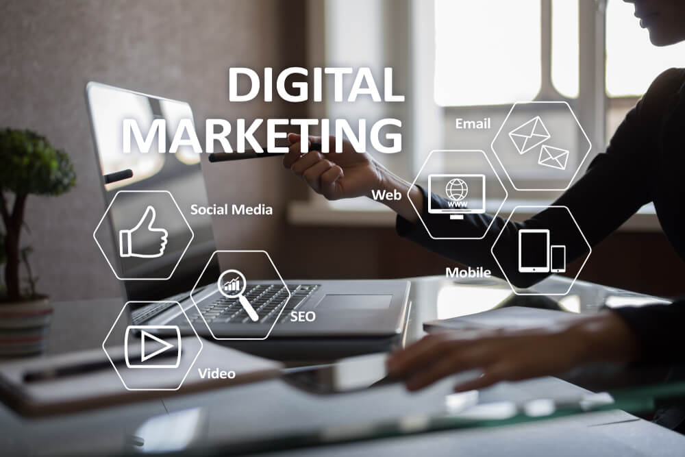 digital marketing_DIgital marketing technology concept. Internet. Online. Search Engine Optimisation. SEO. SMM. Advertising.