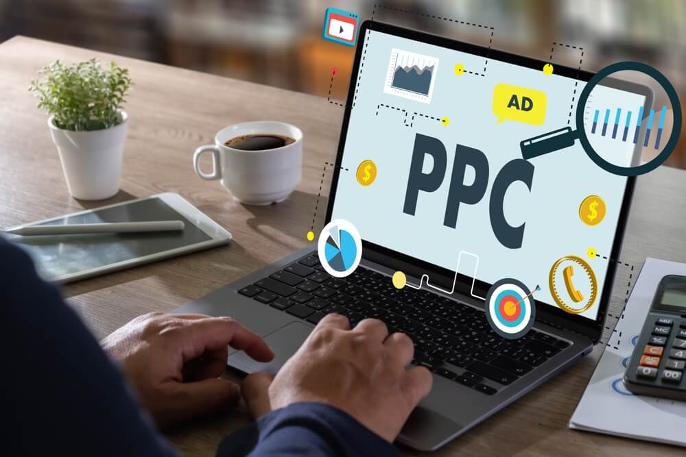 ppc_PPC - Pay Per Click concept Businessman working concept, social network, SEO