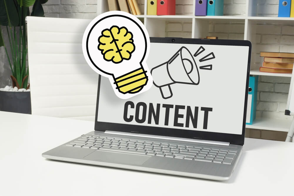 content marketing_Engaging content is shown using a text and picture of lamp