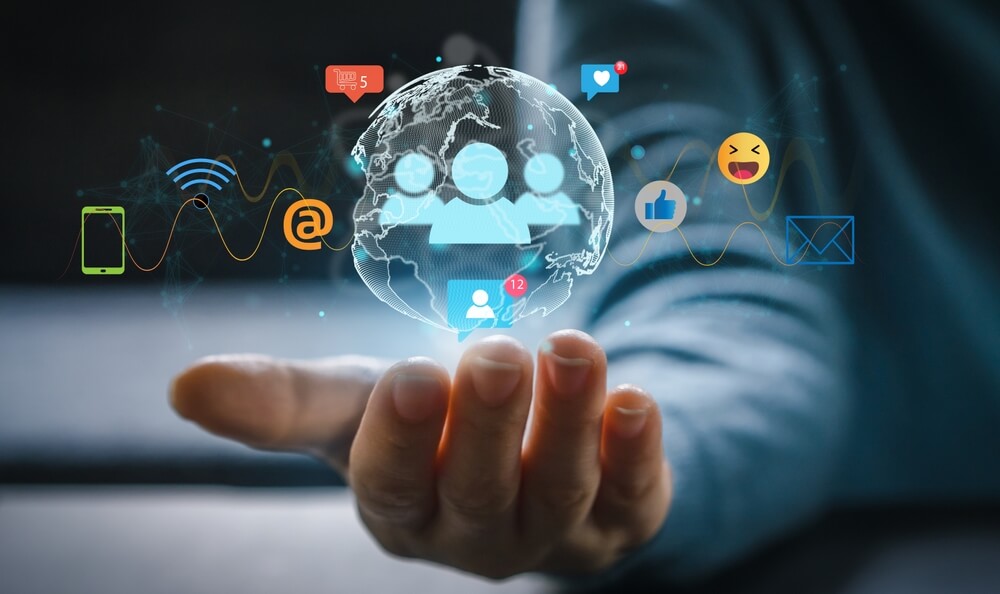 social media marketing_Human hand hold digital global technology link internet connection social media communication online, icon online social media, online marketing, technology, chat, post, like, follow, share, worldwide