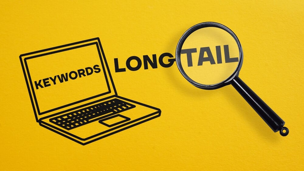 long-tail keywords_Long tail keywords are shown using a text and picture of laptop