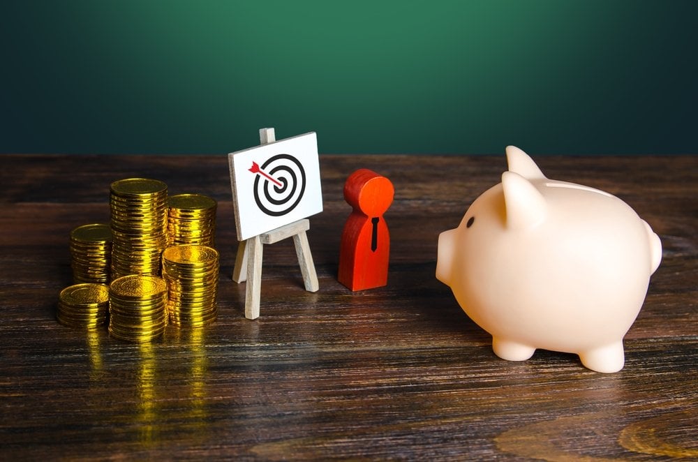 Big profit from the right targeting. Marketing and advertising. Attracting funds savings for business startup. Profitable niche. target audience coverage growth. Business and investments