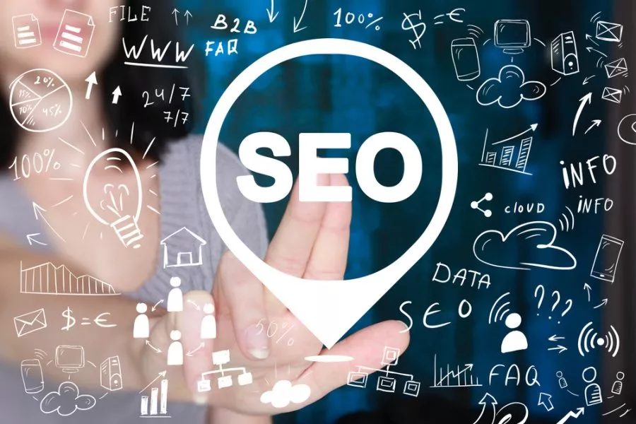 Businessman hand press button seo pointer service online network